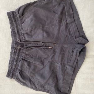 Navy blue & green cargo shorts